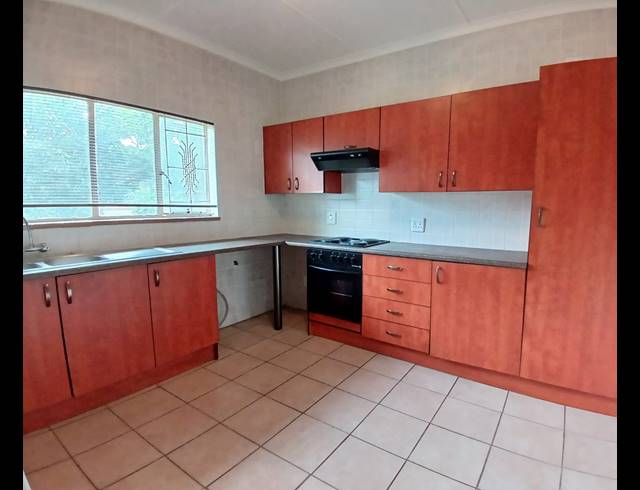 2 BEDROOM FLAT FOR SALE IN SASOLBURG EXT 3
